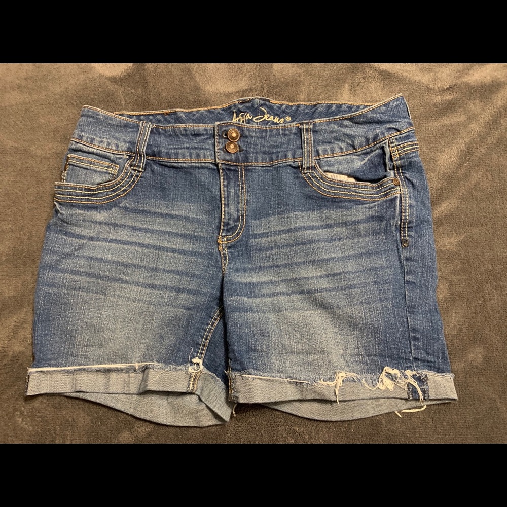 Ariya Jean shorts